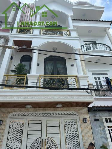 Bán nhà mới đẹp 3 tầng Dương Cát Lợi Nhà Bè full nội thất xe hơi vào nhà chỉ 7.x tỷ