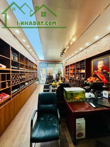 PHÂN LÔ HOÀNG QUỐC VIỆT💥DT 80M2 x 4T💥MT 4.5M💥33 TỶ💥VÌA HÈ💥Ô TÔ VÀO NHÀ💥KINH DOANH - 3