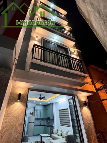 BÁN NHÀ 5 TẦNG, 3 PHÒNG NGỦ, PHỐ MINH KHAI - HÀ NỘI - GIÁ HỜ 6 TỶ HƠN - SỔ ĐỎ CHÍNH CHỦ