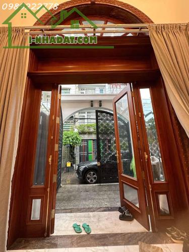 SIÊU PHẨM ĐẸP BÀU CÁT, ÔTÔ NGỦ BÊN TRONG, 5x22M, 5 TẦNG, THANG MÁY, NỞ HẬU, NỘI THẤT CAO