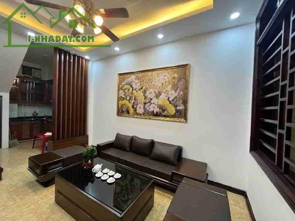 GẤP CHỦ CẦN BÁN CĂN NHÀ LẠC LONG QUÂN TÂY HỒ NGÕ Ô TÔ GẦN PHỐ GẦN HỒ TÂY