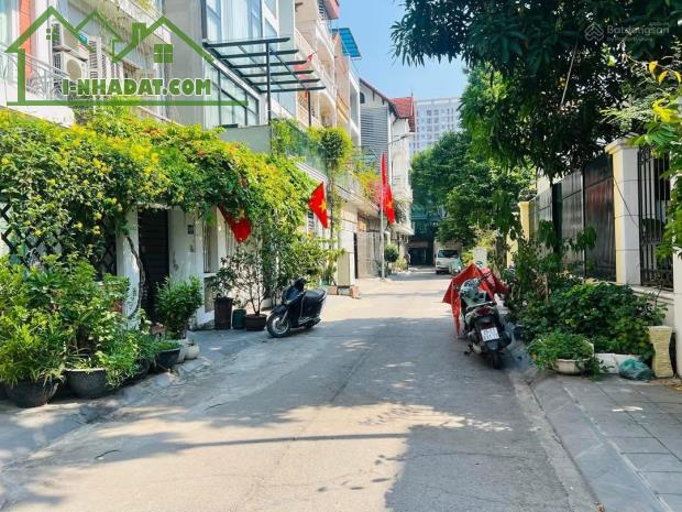 Nhà KĐT Văn Quán 5 tầng, mặt tiền 4,5m, 7 tỷ