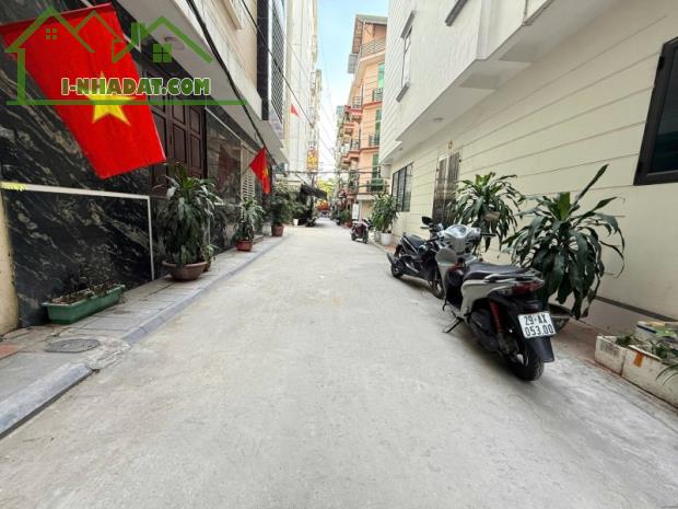 Nhà Phạm Thận Duật, Cầu Giấy. 55mx5; MT 4m; Giá 17.8 tỷ  SIÊU PHẨM - PHÂN LÔ - Ô TÔ TRÁNH - 2