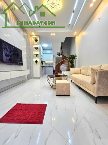 PHẢI NHANH THÌ LÀ CÒN - NHÀ XUÂN ĐỈNH DÂN TỰ XÂY CÒN NHƯ MỚI 30M2 _ MẶT TIỀN 4,45M _ 5 TẦN