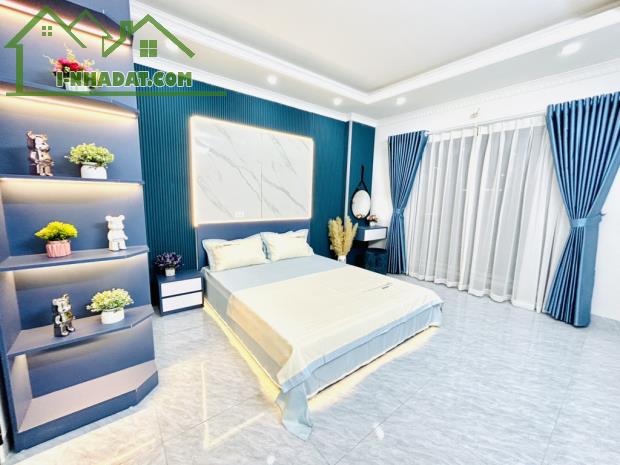 Bán nhà ngõ 150 Tân Khai Hoàng Mai, 30m² x 5 tầng, full nội thất, gần phố, giá chỉ 6.45 tỷ - 1