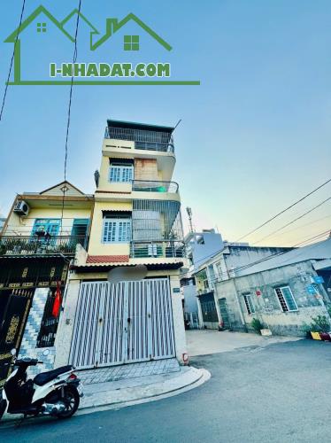 Mặt tiền kinh doanh lô gốc Bùi Minh Trực , Q8 , 
1 trệt, 3 lầu , 6PN chỉ 10,8 tỷ