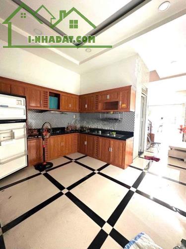 Cho thuê nhà Góc 2 MTKD Nguyễn Hồng Đào, P14, Tân Bình - 1