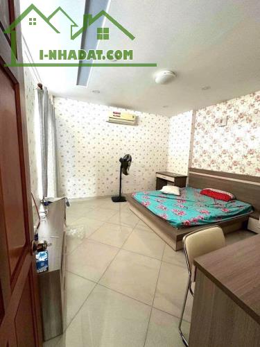 Cho thuê nhà Góc 2 MTKD Nguyễn Hồng Đào, P14, Tân Bình - 2