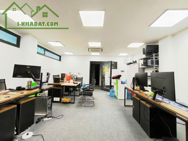 Bán tòa văn phòng mặt phố Cầu Giấy, 70m*7 tầng, mt 5.2m, 36 tỷ, vỉa hè rộng, thang máy - 2