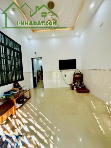 Bán nhà đẹp, sổ riêng gần KDC Tân Phong, đường 6m thông chỉ 2tỷ350 - 2