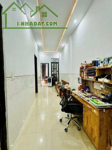 Bán nhà đẹp, sổ riêng gần KDC Tân Phong, đường 6m thông chỉ 2tỷ350 - 4