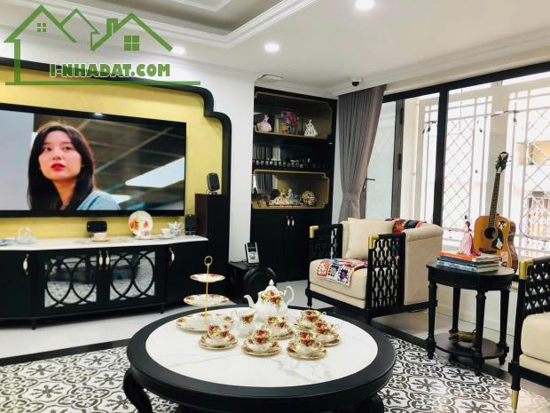 SIÊU PHẨM QUẬN TÂY HỒ- Ô tô tránh Phố Nghi Tàm (Yên Phụ) 97m/5Tầng/MT 9m 35 Tỷ - 3
