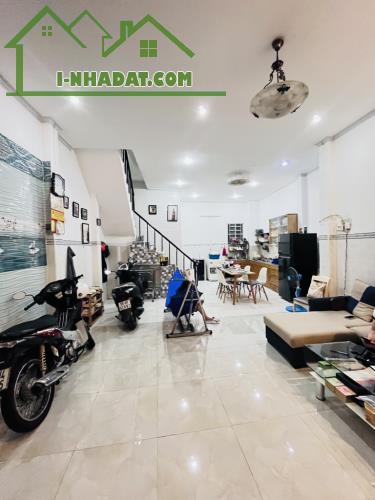 Bán nhà quận 8 ngang khủng 6m hoàn công đủ - 1