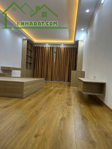 Ô TÔ ĐỖ CỬA VÀO NHÀ TẠI VĨNH HƯNG  - Nhà 4 tầng dân xây cực kỳ chắc chắn, dt gần 40m, giá