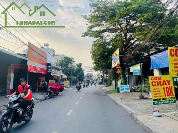 Bán nhà Mặt Tiền Lý Văn Sâm, P. Tam Hiệp, cho thuê 15tr, chỉ 7,8 tỷ - 2