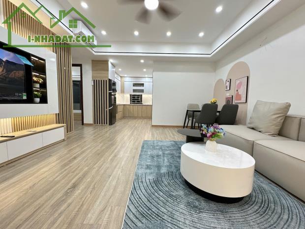 Bán căn hộ tòa cc tòa OCT2 ĐN2 Bắc Linh Đàm, nhà đẹp, full nt, view hồ, 80m, 3 ngủ, sddcc,