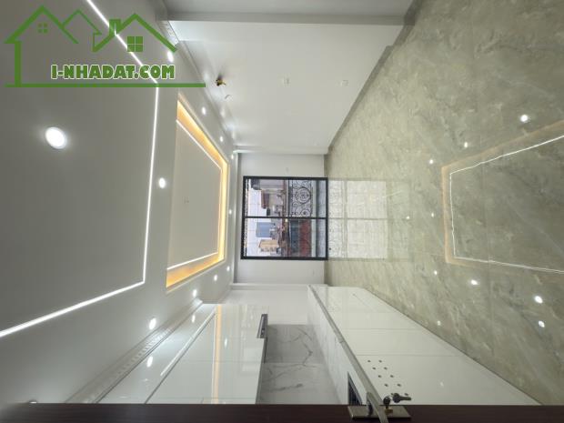 Bán nhà 50m2 12 tỷ Dương Quảng Hàm, Nguyễn Khánh Toàn - 1