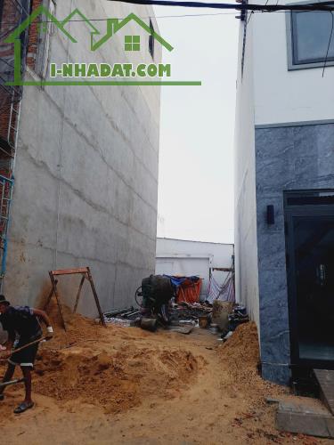 Bán đất Lê Văn Quới gần 4 xã giápTân Phú hẻm 8m thông 116m2 khu vực xây 5 Tầng 4tỷ 6