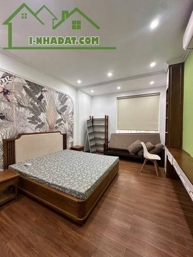 BÁN NHÀ MẶT PHỐ HUỲNH THÚC KHÁNG - TRUNG TÂM PHỐ CỔ HÀ ĐÔNG Diện tích: 35m² x 4 tầng