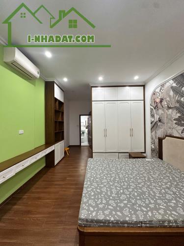 BÁN NHÀ MẶT PHỐ HUỲNH THÚC KHÁNG - TRUNG TÂM PHỐ CỔ HÀ ĐÔNG Diện tích: 35m² x 4 tầng - 4