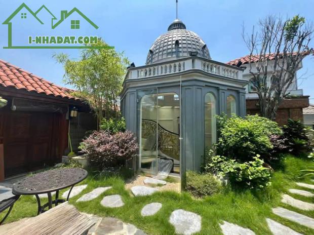 Bán BT sân vườn phố Phạm Văn Đồng, TP Giao Lưu DT239mx4TxMT8m, giá 96 tỷ sát hồ điều hòa - 1