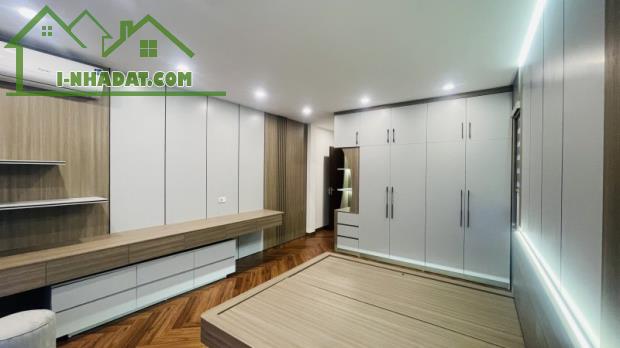 Bán nhà Thạch Bàn,Long Biên 7 tầng,45m,mt4m oto vào nhà nhỉnh 10 tỷ - 4
