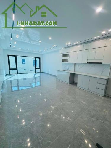 NHÀ MỚI TINH - THANG MÁY - GARA OTO - MẶT ĐƯỜNG 4.5m - KHU VIP NGỌC THUỴ - FULL NỘI THẤT N