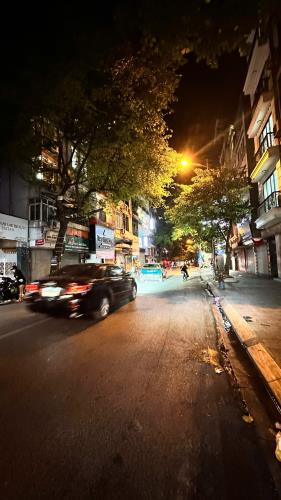 Bán nhà mặt phố Thụy Khuê, Tây Hồ, Hà Nội vị trí kinh doanh sầm uất