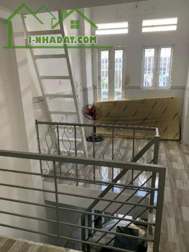 BÁN NHÀ SÁT MẶT TIỀN PHẠM VĂN ĐỒNG, CÓ NHIỀU TIỆN ÍCH XUNG QUANH ,GIÁ QUÁ RẺ ĐỂ ĐẦU TƯ GIỮ - 3