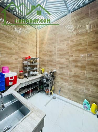TOÀ NHÀ 7 TẦNG 130m2 GỒM 12 PN ĐANG CHO THUÊ 100TR/THÁNG - GIÁ 32.3T - 4