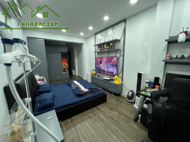 Bán Gấp Nhà Hoàng Hoa Thám Ba Đình Lô Góc 41m2 – 5 Tầng – 8 tỷ