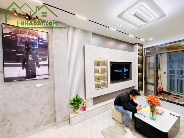 NHÀ ĐẸP GẦN CHỢ CANH – GIÁO VIÊN VỀ HƯU BÁN NHÀ VỀ Ở VỚI CON – 40M2, 5 TẦNG, 6.1 TỶ