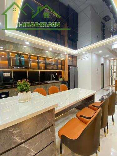 Thu Hồi Vốn Bán Lỗ 600TR - NHÀ MỚI 5 Tầng, DTSD: gần 212M2 sàn - 4PN-5WC – Full - 3