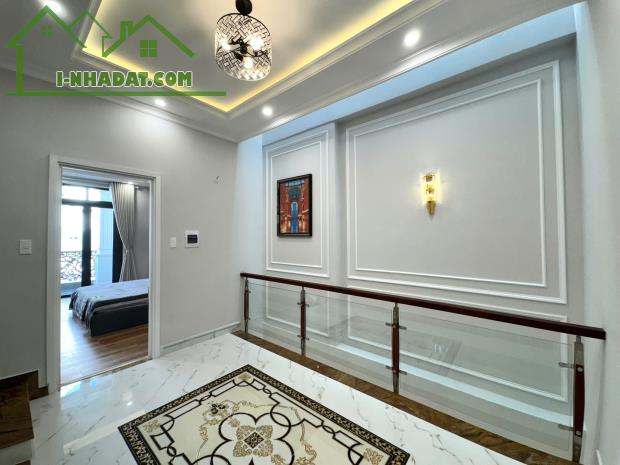 Biệt Thự Hoàng Quốc Việt, Quận 7 90,5m² - Nhà mới, nội thất cao cấp - 17,45 tỷ