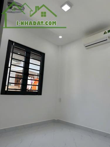 NGUYỄN THÁI SƠN SÁT EMART, GẦN ĐH VĂN LANG - DTSD 50M2 - 1T1L 2PN NHÀ MƠI Ở NGAY - Chỉ 2.X - 5
