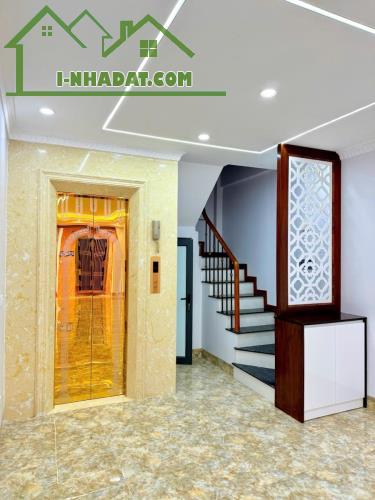 Bán gấp nhà phân lô ngõ 68 Cầu Giấy.45m2, 6 tầng, 2 thoáng, thang máy, xây mới giá 12.2 tỷ - 1