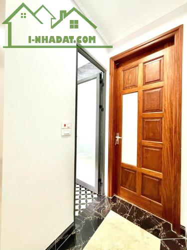 Bán gấp nhà phân lô ngõ 68 Cầu Giấy.45m2, 6 tầng, 2 thoáng, thang máy, xây mới giá 12.2 tỷ - 2