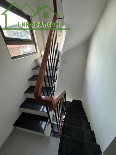 SIÊU PHẨM BÁT KHỐI 3 MẶT THOÁNG - NHÀ ĐẸP CHẮC CHẮN -  SÁT MẶT PHỐ - GIÁ CHỈ NHỈNH 4 TỈ
