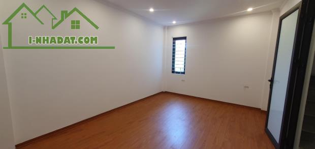 SIÊU PHẨM BÁT KHỐI 3 MẶT THOÁNG - NHÀ ĐẸP CHẮC CHẮN -  SÁT MẶT PHỐ - GIÁ CHỈ NHỈNH 4 TỈ - 3