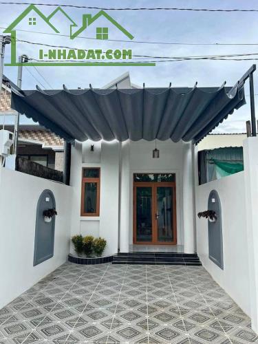 Nhà nhỏ nhỏ xinh xinh đầy đủ công năng, SHR, giá cực rẻ chỉ 790 Triệu.