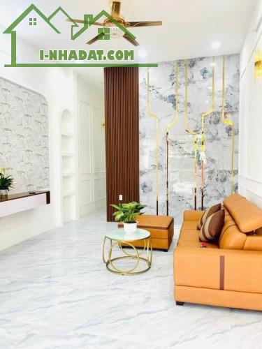 Nhà nhỏ nhỏ xinh xinh đầy đủ công năng, SHR, giá cực rẻ chỉ 790 Triệu. - 1