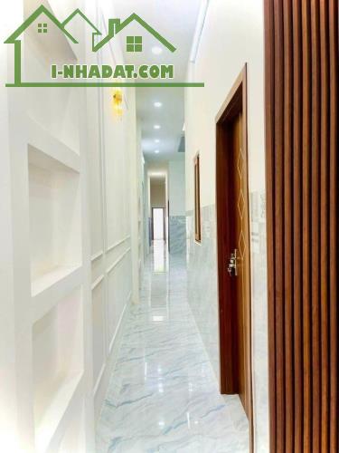 Nhà nhỏ nhỏ xinh xinh đầy đủ công năng, SHR, giá cực rẻ chỉ 790 Triệu. - 2