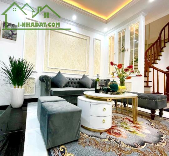 GIÁ TỐT!!! BÁN NHÀ PHỐ THÁI THỊNH, HƠN 50M2, ĐƯỜNG RỘNG THÊNH THANG, ÔTÔ ĐỖ CỬA, HẦM ĐỂ XE