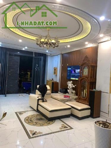 MẶT TIỀN KINH DOANH - NHÀ MỚI CÓ THỂ DỌN VÀO Ở NGAY - CHỈ HƠN 5 TỶ TRUNG TÂM QUẬN 7
