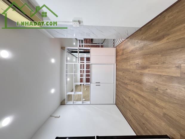 MAI DỊCH - TẬP THỂ TẦNG 2 - SỔ ĐỎ - 2 NGỦ - 55M2 - 2 TỶ