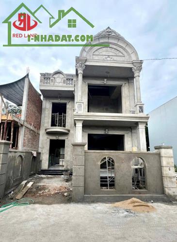 NHÀ TÂN CỔ ĐIỂN MẪU ĐẸP KIỆT QUẢNG TẾ FULL NỘI THẤT CHỈ 3T300