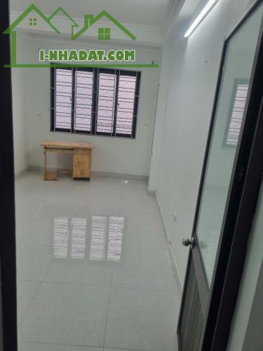 Bán nhà 5 tầng về ở luôn phố Lâm Tường - 4
