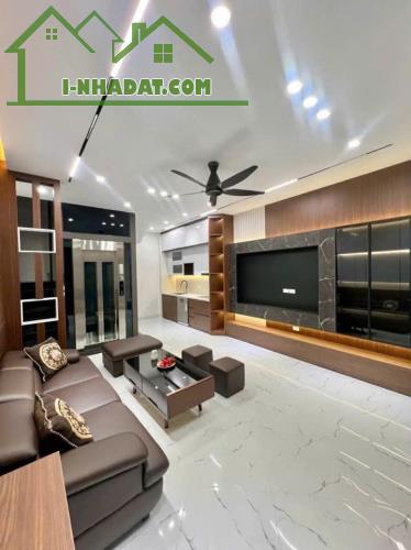 Tôi bán nhà ngõ 61 Vạn Phúc ô tô đỗ cạnh Him Lam Vạn Phúc 40m2 chỉ hơn 7 tỷ. LH 0989626116