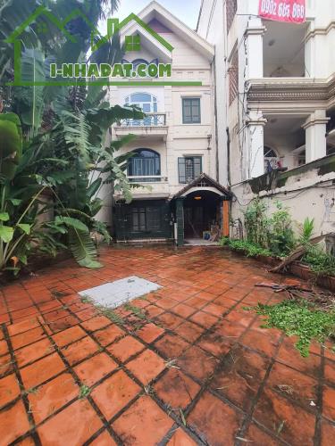 Bán Nhà Mặt Phố Quận Tây Hồ 205m4T MT8,5m 2 THOÁNG 60 Tỷ Âu Cơ. - 2