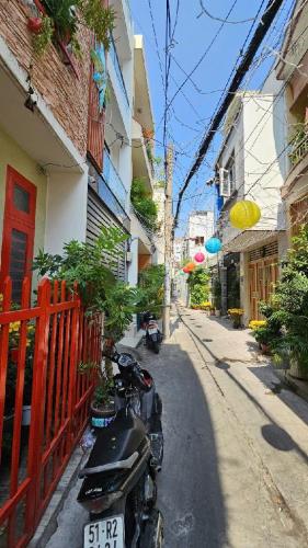 NHÀ KHU VIP HUỲNH VĂN BÁNH 4 TẦNG BTCT 52M2, GẦN MẶT TIỀN NGANG 4M, 4 PHÒNG NGỦ NHỈNH 8 TỶ - 1